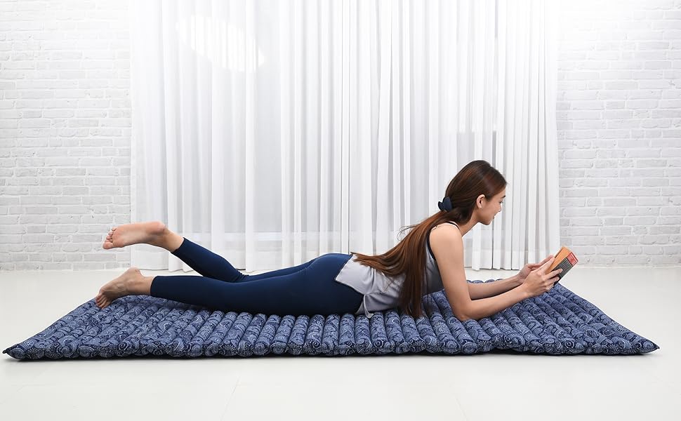 handcrafted folding sleep & relaxation mattress 75 x 39 inches, green